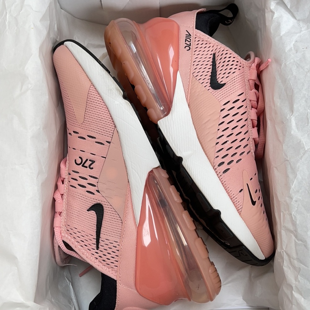 Women’s coral stardust Airmax 270 size 7.5